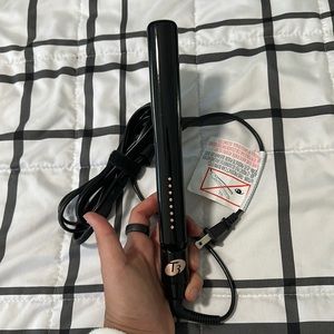T3 hair straightener